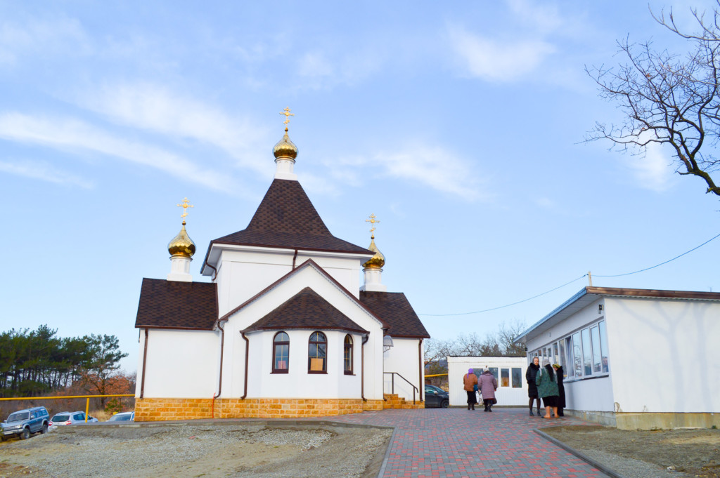 ПРЕСТОЛЬНЫЙ ПРАЗДНИК ХРАМА СВЯТОЙ БЛАЖЕННОЙ МАТРОНЫ МОСКОВСКОЙ В ГОРОДЕ-КУРОРТЕ ГЕЛЕНДЖИК